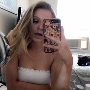 Meet your Posher, Alexis